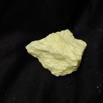 Sulphur - 6cm x 4cm